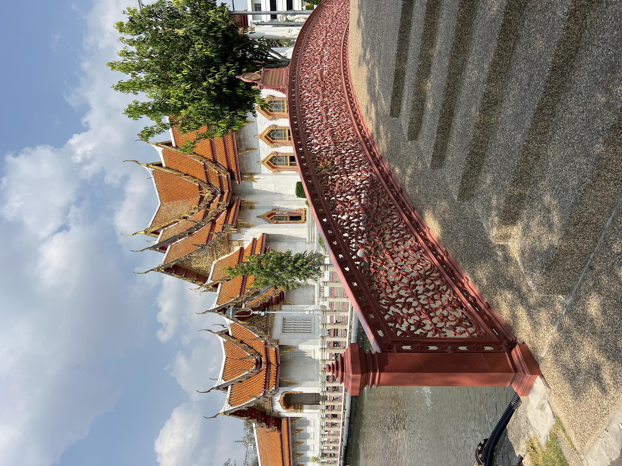 Wat Benchama Bophit : le Temple de Marbre
